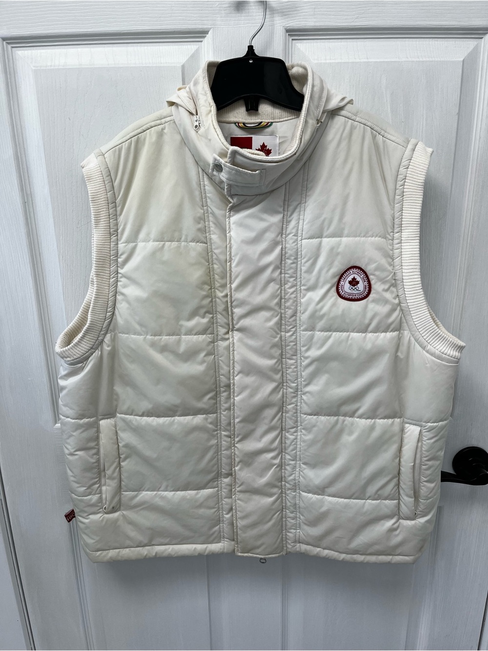 HBC Team Canada 2006 Torino Olympic Cream Quilted Puffer Vest Mens XL Vintage